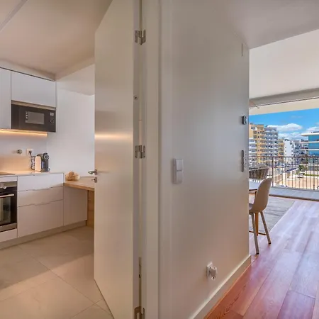 Cond Bayline - Corvina - - Pool - Gym - - By Bedzy Apartment *